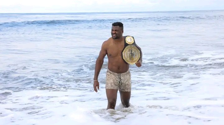 PHOTO - Francis Ngannou à Kribi