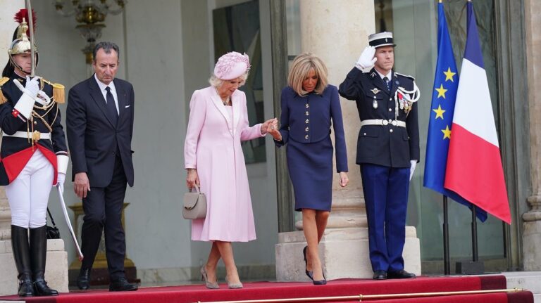 Brigitte Macron et la reine Camilla à l'Elysée