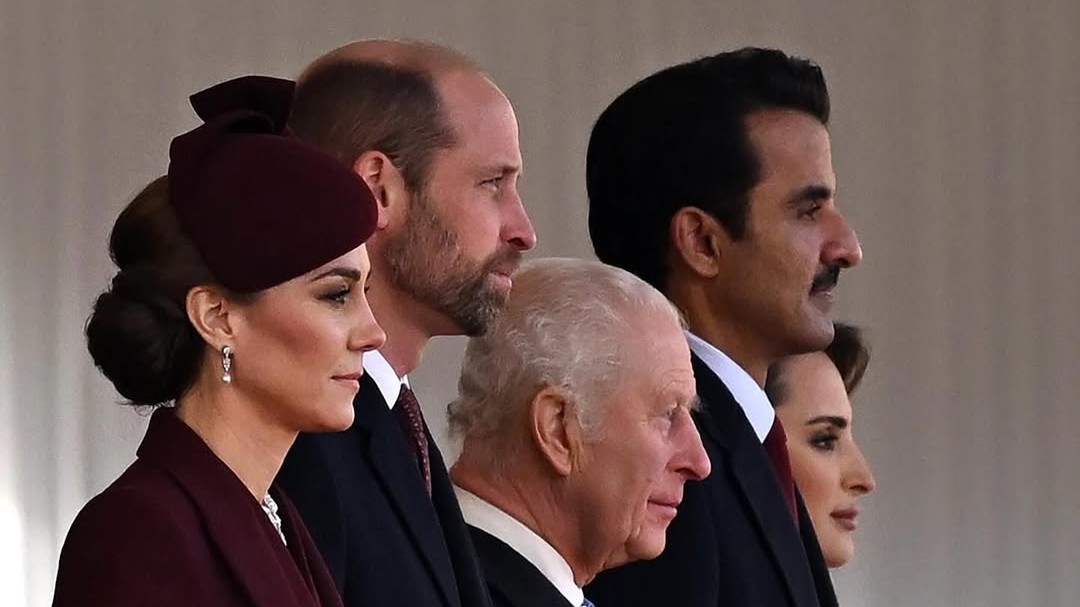 La famille royale accueille l'émir du Qatar